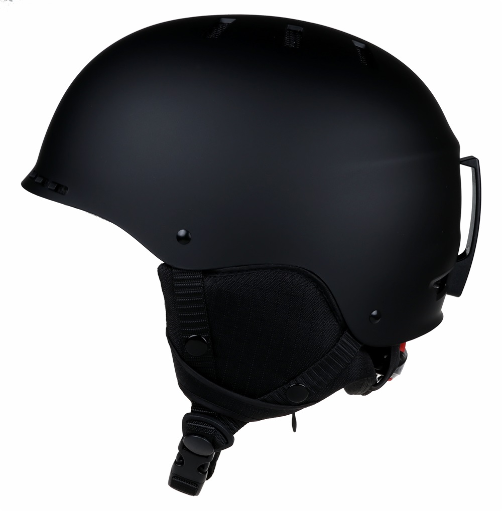 skis helmet