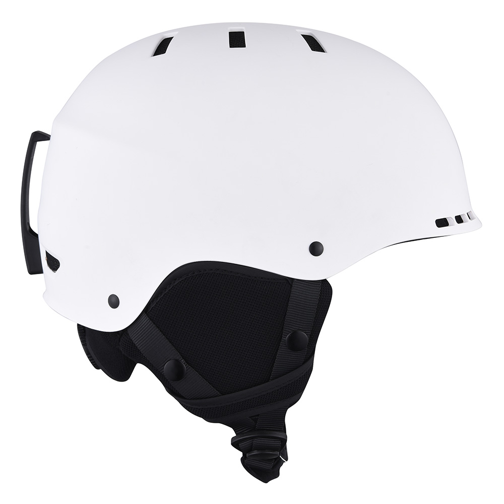 yellow ski helmet