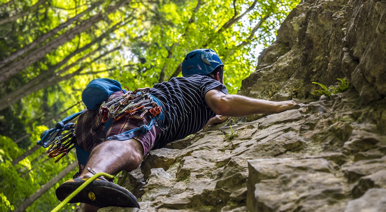 climbing helmet lightweight
