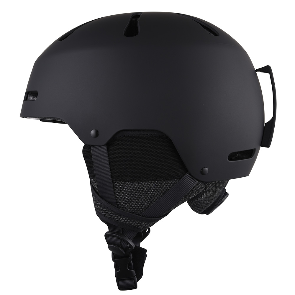 snow boarding helmet